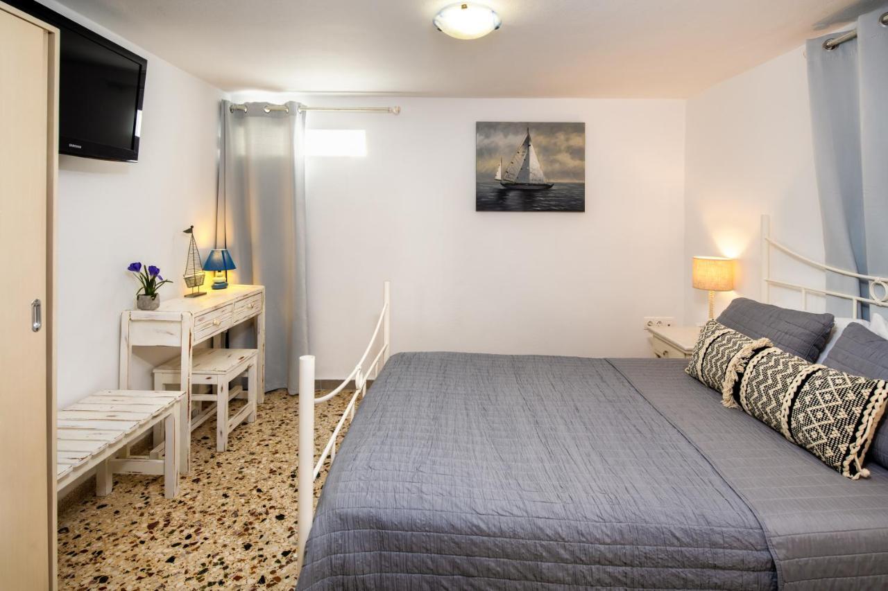 Afrodete Hotel Firostefani Bagian luar foto