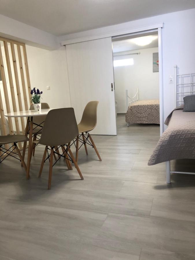 Afrodete Hotel Firostefani Bagian luar foto