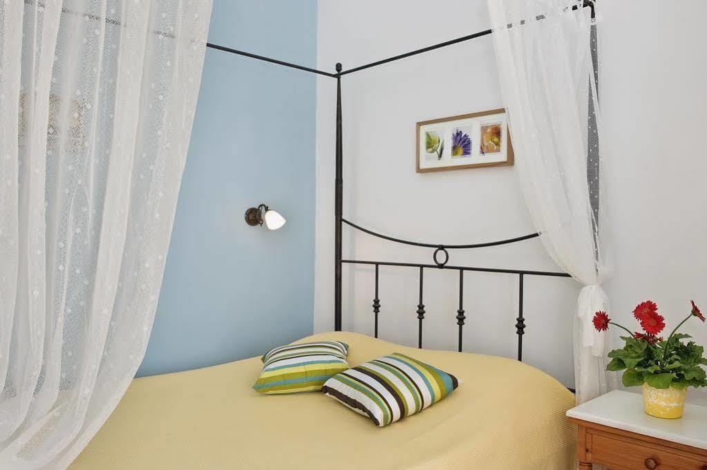 Afrodete Hotel Firostefani Bagian luar foto
